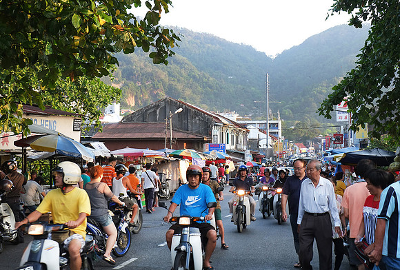Buzzling Air Itam market
