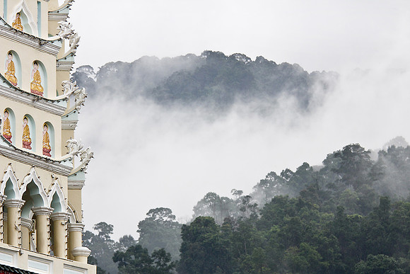 Misty view at Kek Lok Si
